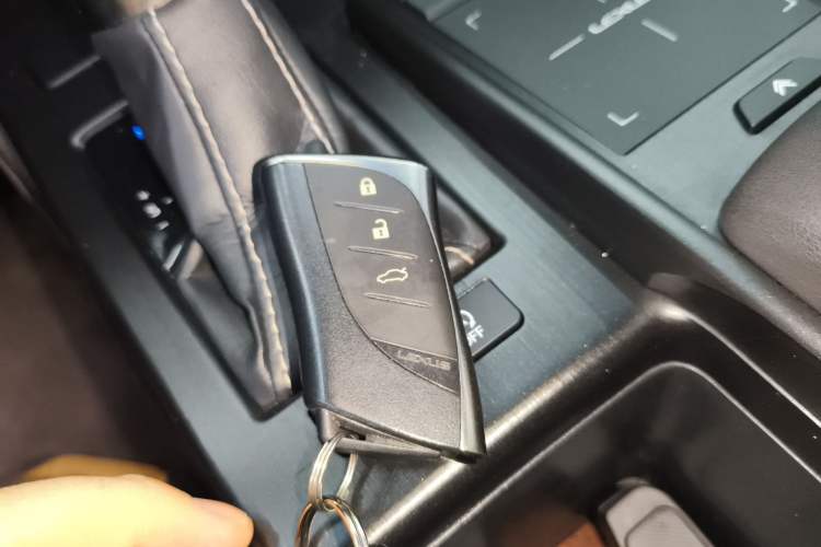 Used Lexus ES 2018 200 Excellence Edition China V Standard
