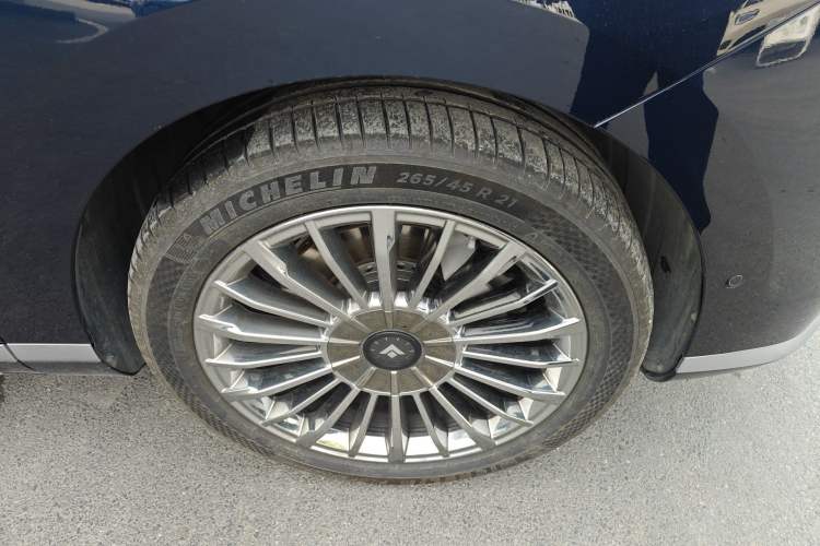 Used Hyptec HL 2025 700 Ultra Six-Seater All-Wheel-Drive LiDAR Version
