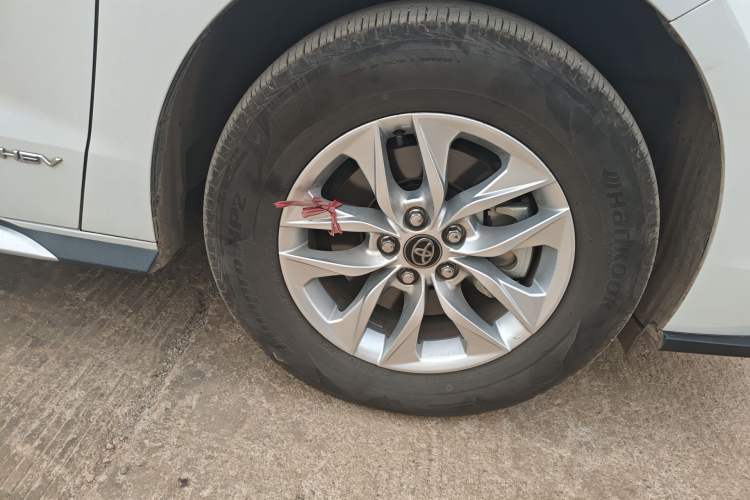 Used Toyota Granvia 2024 2.5L Hybrid Comfort Edition Right Front Wheel Hub