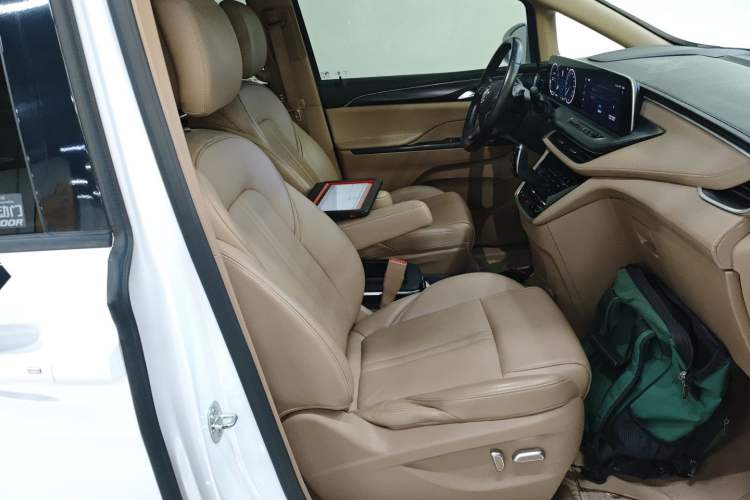 Used Buick GL8 2021 ES Land Cruiser 653T Luxury Edition