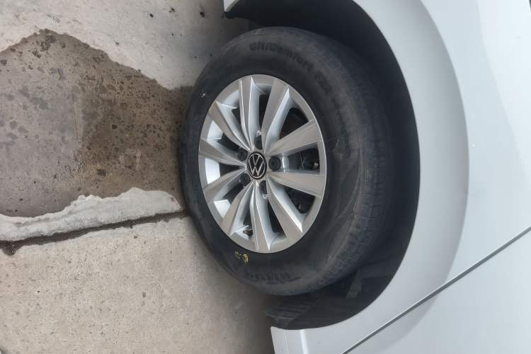 Used Volkswagen Lavida 2023 1.5L Automatic De Yi Edition Right Rear Wheel Hub