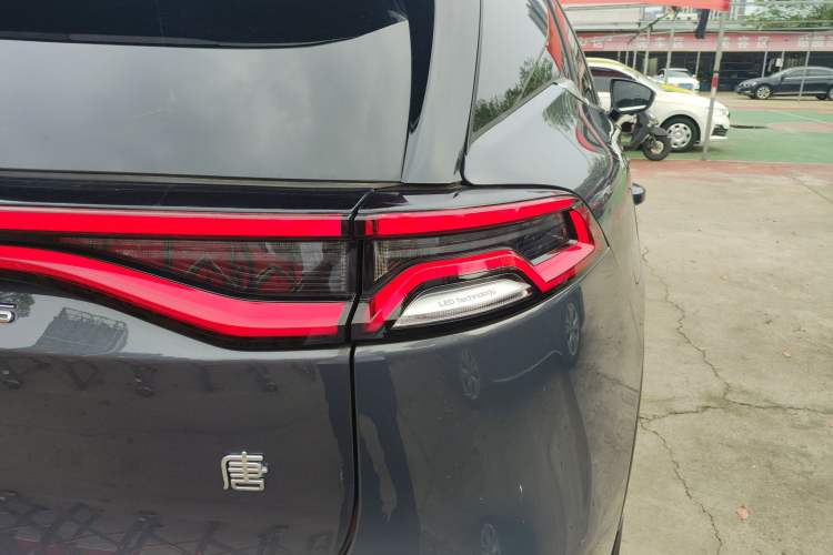 Used BYD Tang New Energy 2023 DM-i Champion Edition 112KM Prestige Model Right Rear Taillight