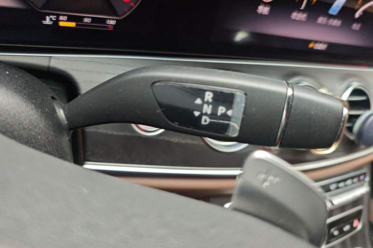 Used Mercedes-Benz E-Class 2020 E 300 L Sport Luxury Edition Gear Lever