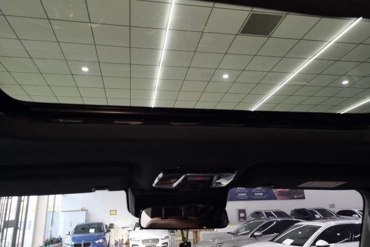 Used 212 T01 2024 2.0T Explorer
