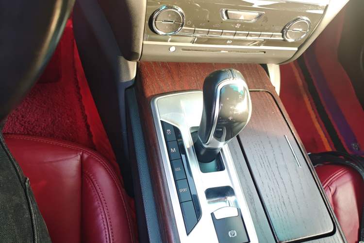 Used Maserati Ghibli 2014 3.0T Standard Edition Gear Lever