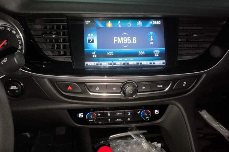 Used Buick Regal 2019 20T Elite Version China VI Standard Audio And AC Panel