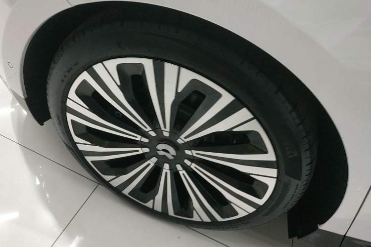 Used Nio ET9 2025 100 kWh