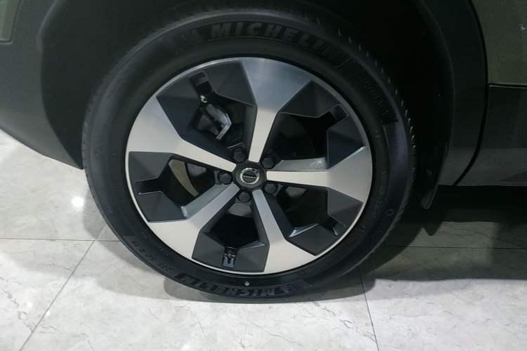 Used Volvo XC40 2024 B4 4x4 Smart Luxury Edition