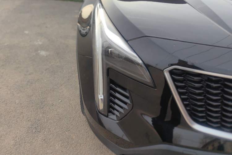 Used Cadillac XT4 2022 28T Four-Wheel Drive Platinum Edition