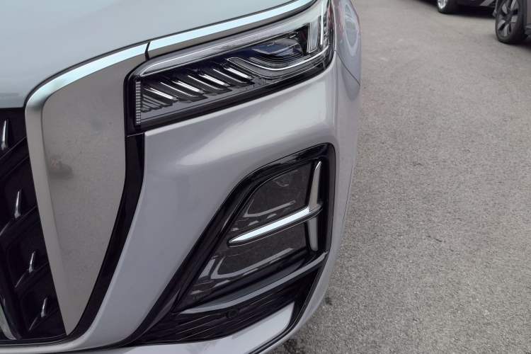 Used Hongqi HS5 2023 2.0T Four-Wheel Drive Flagship Pro Edition Left Front Headlight