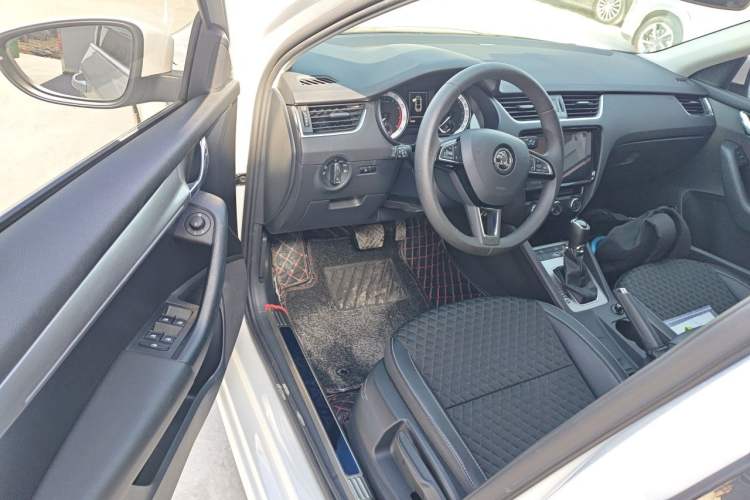 Used Skoda Octavia 2019 1.5L Automatic Smart Drive Luxury Edition China V Standard
