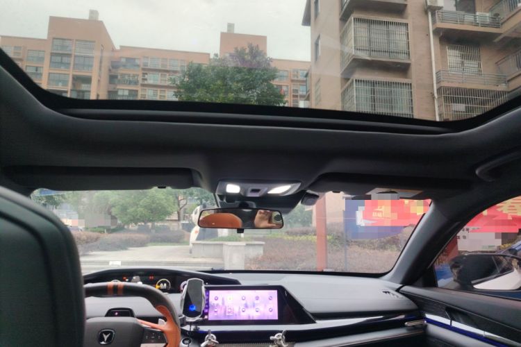 Used Changan UNI-V 2022 1.5T Smart Navigation Version