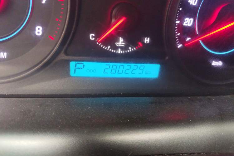 Used Chevrolet Captiva 2012 2.4L 4x4 Flagship Edition 7 Seats