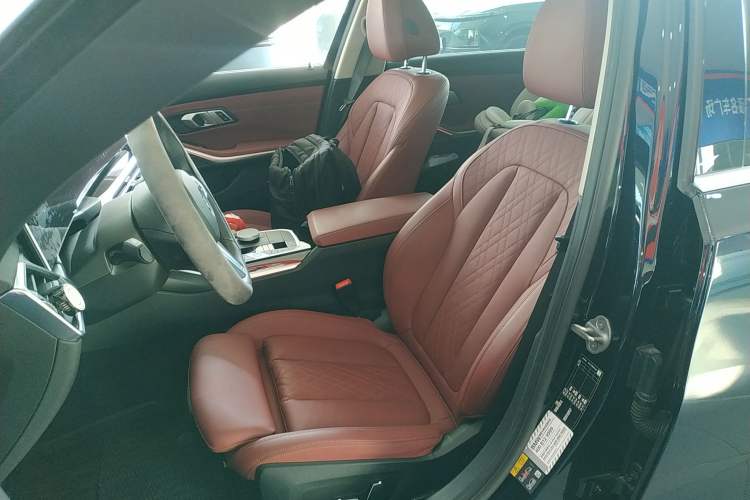 Used BMW i3 2024 eDrive 35 L
