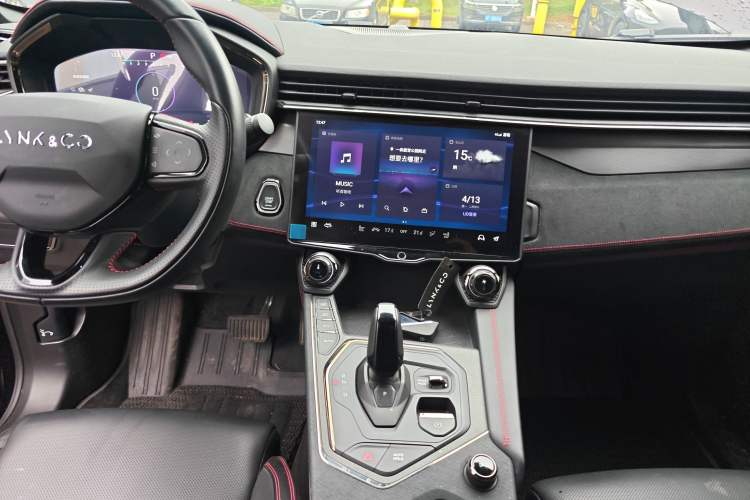 Used Lynk & Co 05 2020 2.0TD Four-Wheel Drive HypeHalo Audio And AC Panel