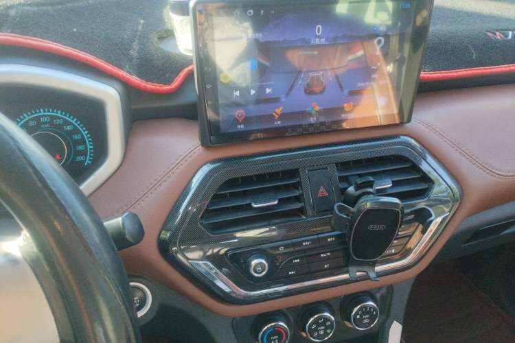 Used BAIC Changhe M70 2017 1.5L manual aviation cabin
