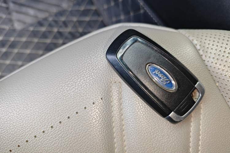 Used Ford Escape 2020 EcoBoost 245 Four-Wheel Drive Luxury Edition