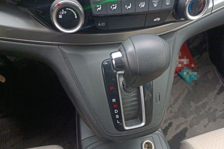 Used Honda CR-V 2015 2.0L two-wheel drive urban version