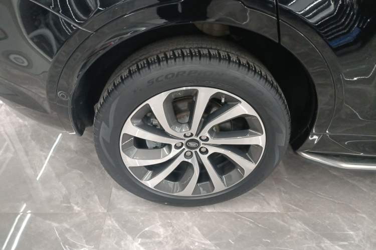 Used Land Rover Discovery Sport New Energy 2021 P300e Performance Tech Edition Right Rear Wheel Hub