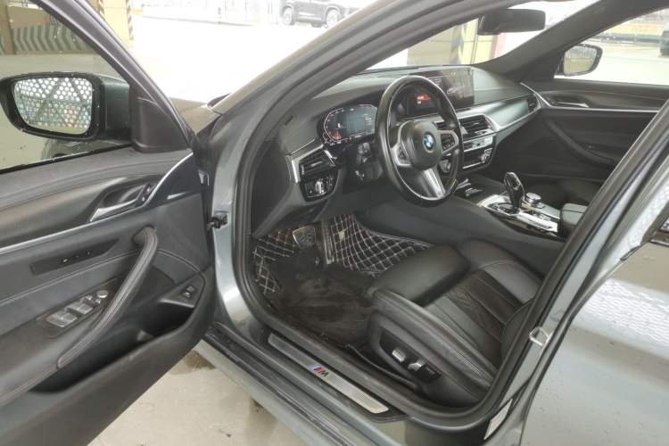 Used BMW 5 Series 2022 Restyled 525i M Sport Package Driver Seat