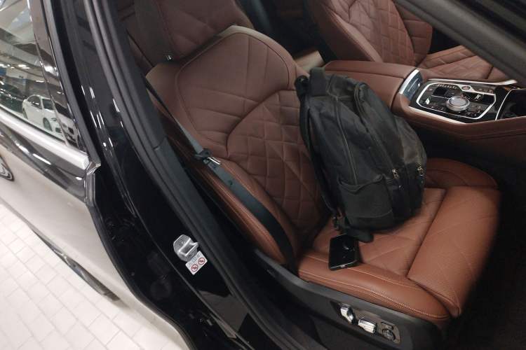 Used BMW X6 2023 xDrive40i Luxury Model with M Sport Package