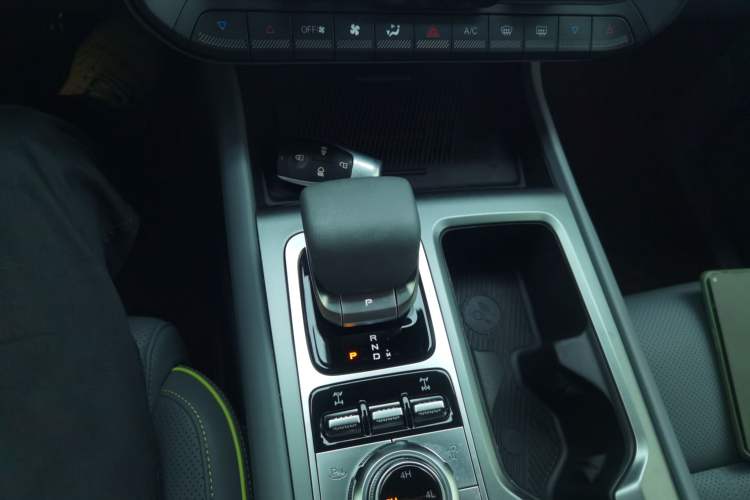 Used BAIC Off-Road BJ40 2024 2.0T All-New Ring of the Taklamakan Champion Edition Gear Lever