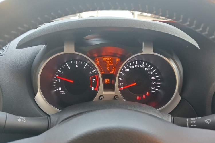 Used Infiniti ESQ 2014 1.6L Spontaneous Edition