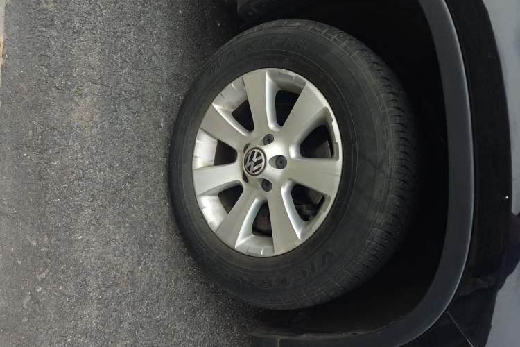 Used Volkswagen Tiguan 2012 1.8TSI Automatic Two-Wheel Drive Urban Edition Right Front Wheel Hub