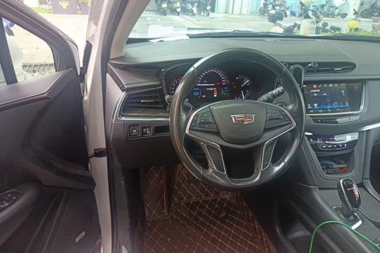 Used Cadillac XT5 2017 Anniversary Edition 28T Four-Wheel Drive Luxury Model