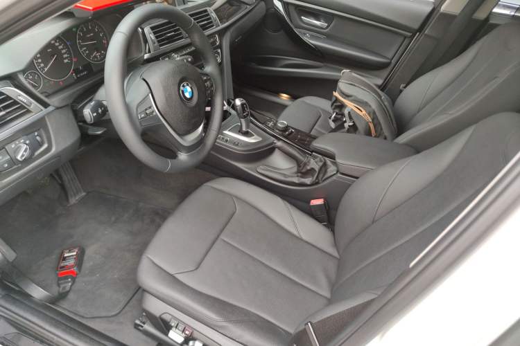 Used BMW 3 Series 2016 320Li Ambition Model
