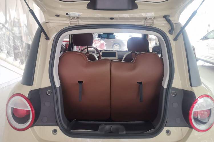 Used CHANGAN NEVO Lumin 2023 301km Honey Dew Edition Trunk