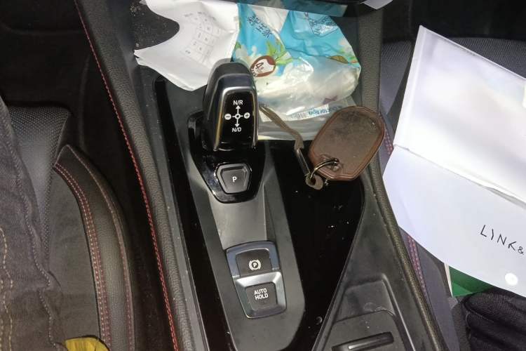 Used Lynk & Co 02 2020 1.5T DCT Two-Wheel Drive Pro Edition Gear Lever