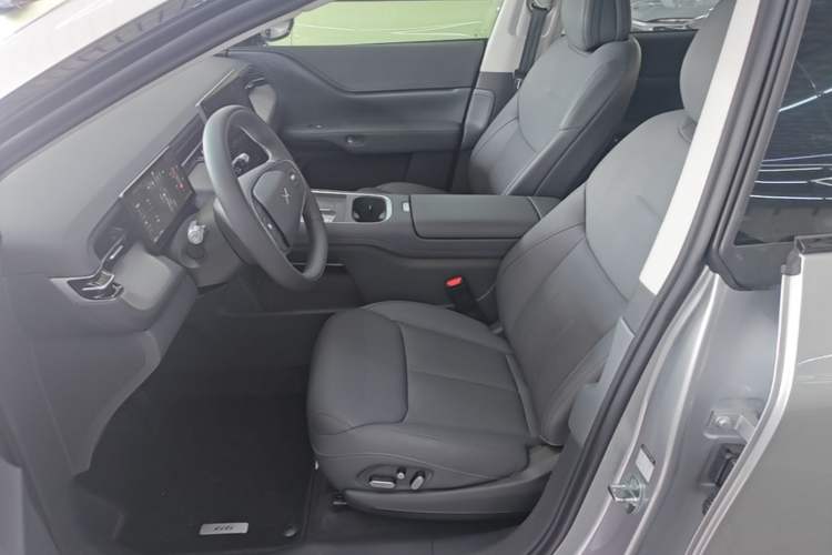 Used XPeng G6 2025 625 Long-Range Max Flagship Edition Left Front Seat