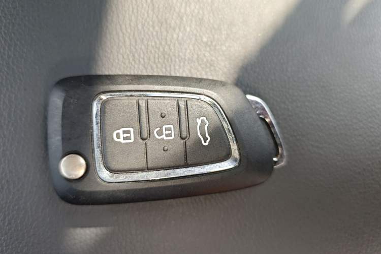 Used Dongfeng Aeolus AX4 2017 1.6L DCT Trendy Style
