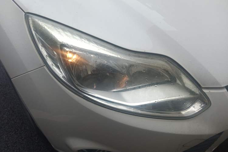 Used Ford Focus 2012 Sedan 1.6L Automatic Fashion Edition