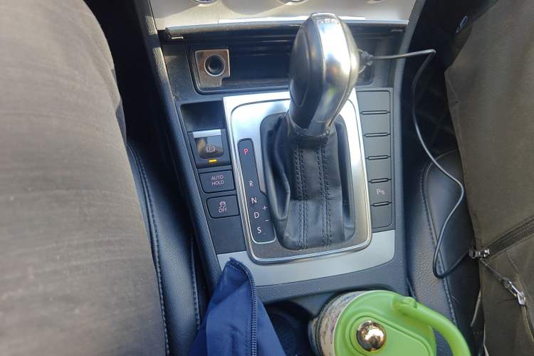 Used Volkswagen Magotan 2012 Revised 1.8TSI Comfort Version Gear Lever