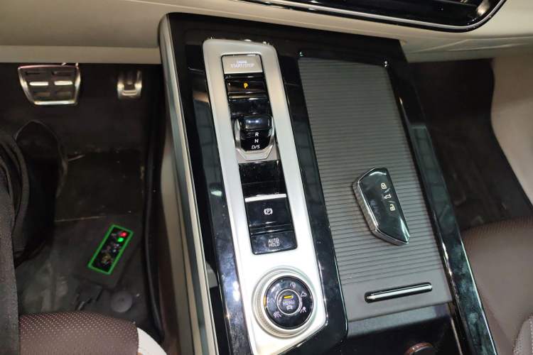 Used Volkswagen Tavendor 2023 380TSI Four-Wheel Drive R-Line Cruise Edition Gear Lever