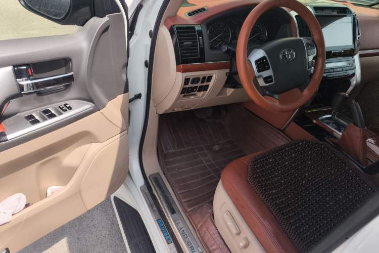 Used Toyota Land Cruiser 
