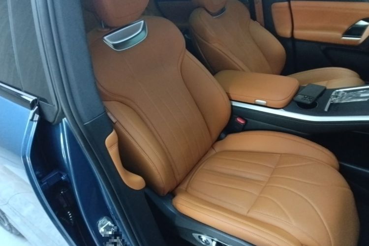 Used XPeng G9 2025 725 with Ultra-Long Range Max Right Front Seat