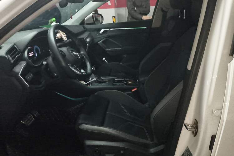 Used Audi Q3 2020 45 TFSI quattro Fashion Dynamic Model Left Front Seat