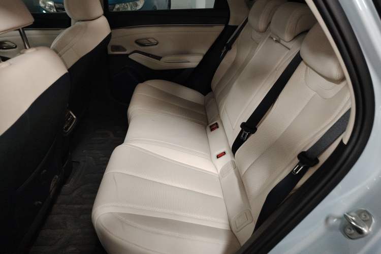 Used BYD Qin L 2025 DM-i Smart Drive 120KM Superior Model Left Rear Seat