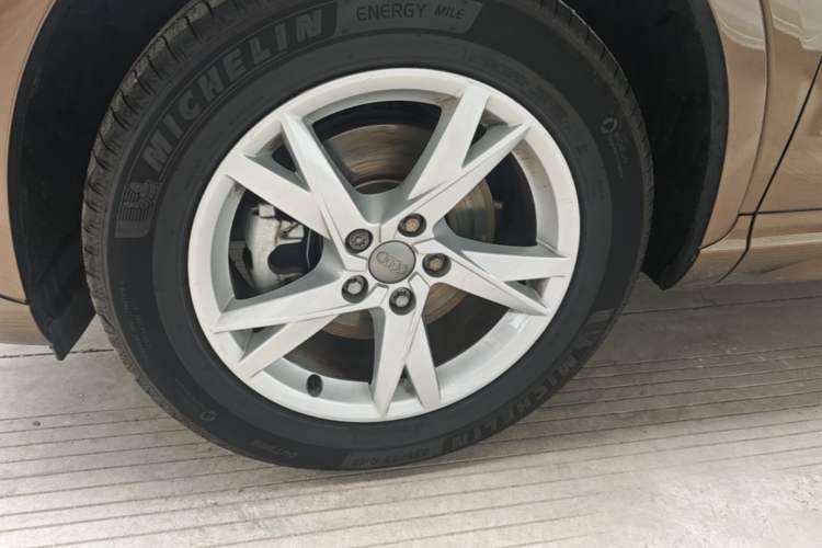 Used Audi Q3 2018 30th Anniversary Edition 30 TFSI Fashion Model Left Front Wheel Hub