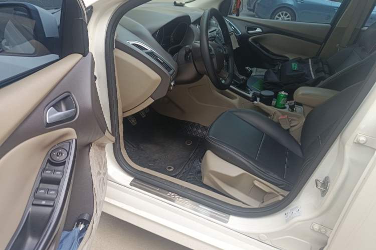 Used Ford Focus 2012 Hatchback 1.6L Manual Fashion Edition