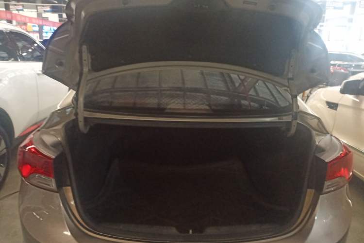 Used Hyundai Elantra (5th Generation / Langdong) 2012 1.6L Automatic Fashion Edition