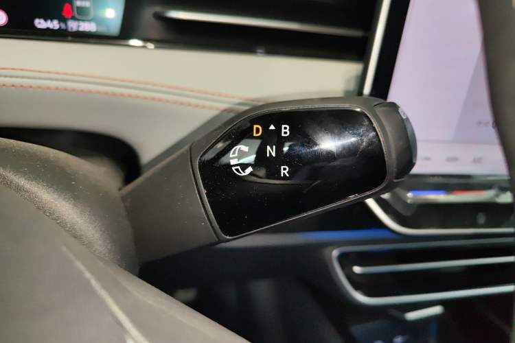 Used Volkswagen ID.7 VIZZION 2024 AIR model Gear Lever