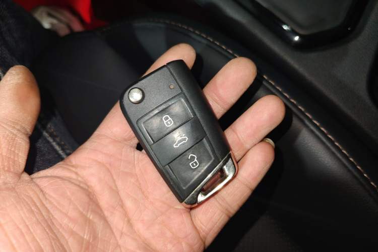 Used Volkswagen Tharu 2021 330TSI All-Wheel Drive Luxury PLUS Version Vehicle Key