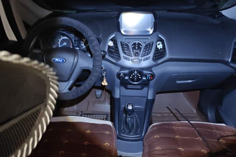 Used Ford EcoSport 2013 1.5L Manual Comfort Model Center Console