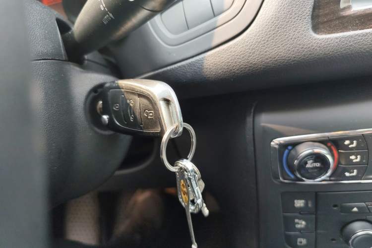 Used Citroen C5 2013 2.3L Automatic Zunyu Model Vehicle Key