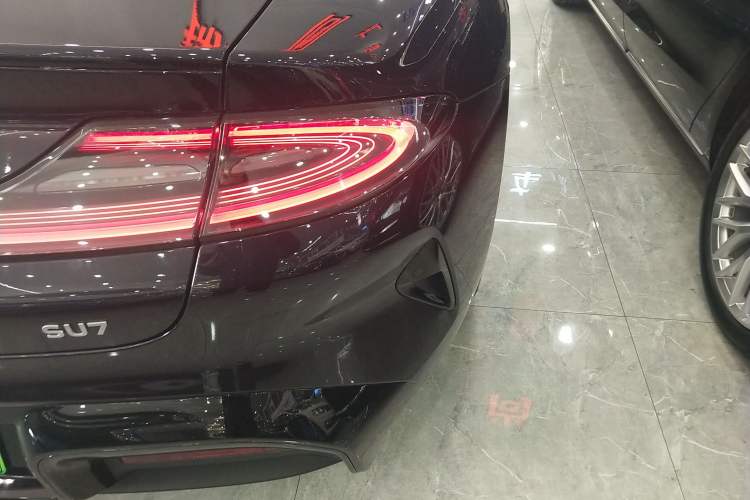 Used Xiaomi Auto SU7 2024 Rear-Drive Standard Founder Edition
