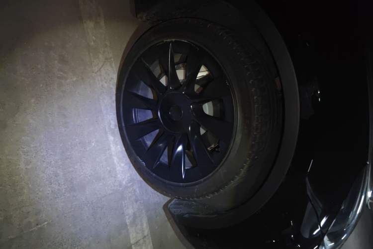 Used Tesla Model Y 2022 Revised Version Rear-Wheel Drive Right Front Wheel Hub